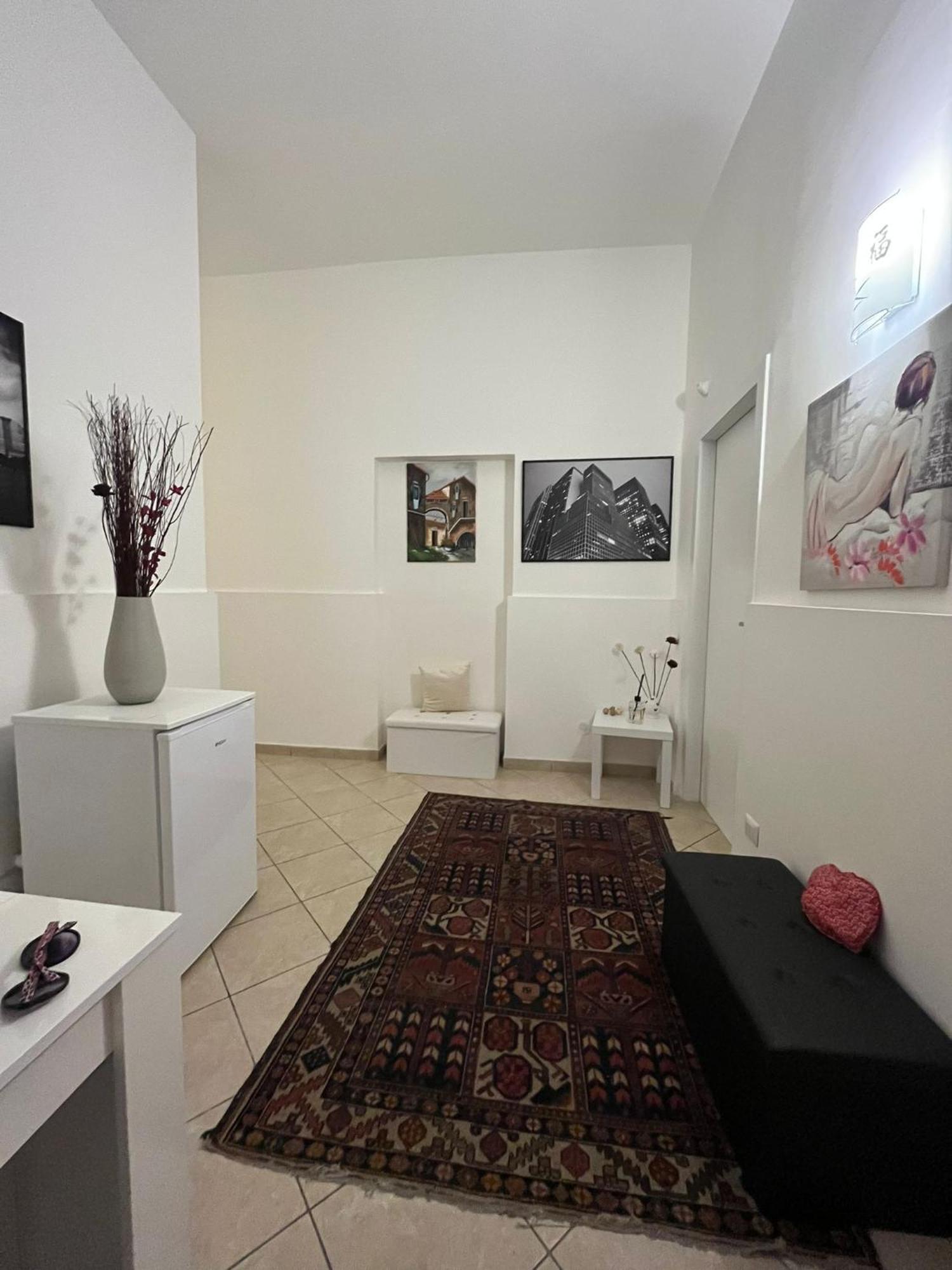 Whitehouse Bed and Breakfast Lecce Exteriör bild