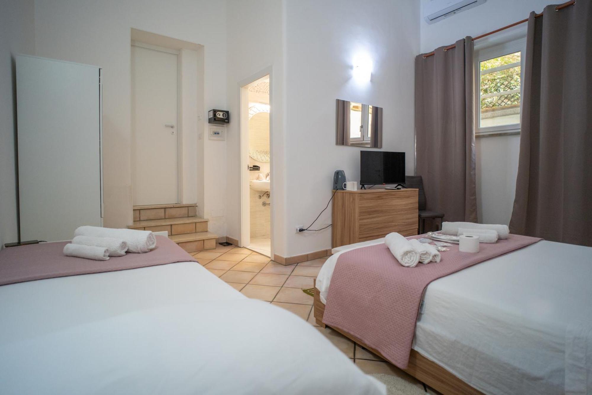 Whitehouse Bed and Breakfast Lecce Exteriör bild