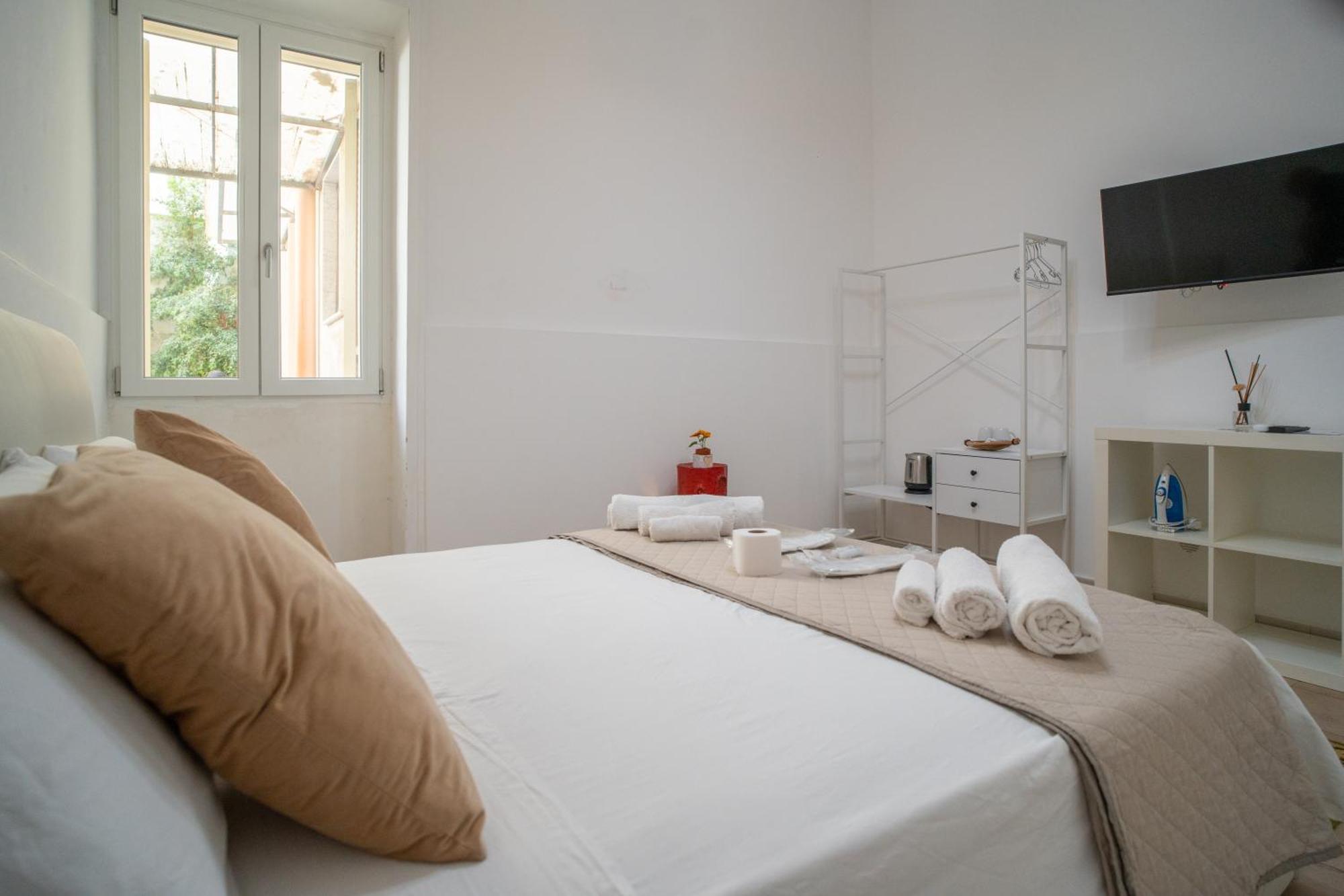Whitehouse Bed and Breakfast Lecce Exteriör bild