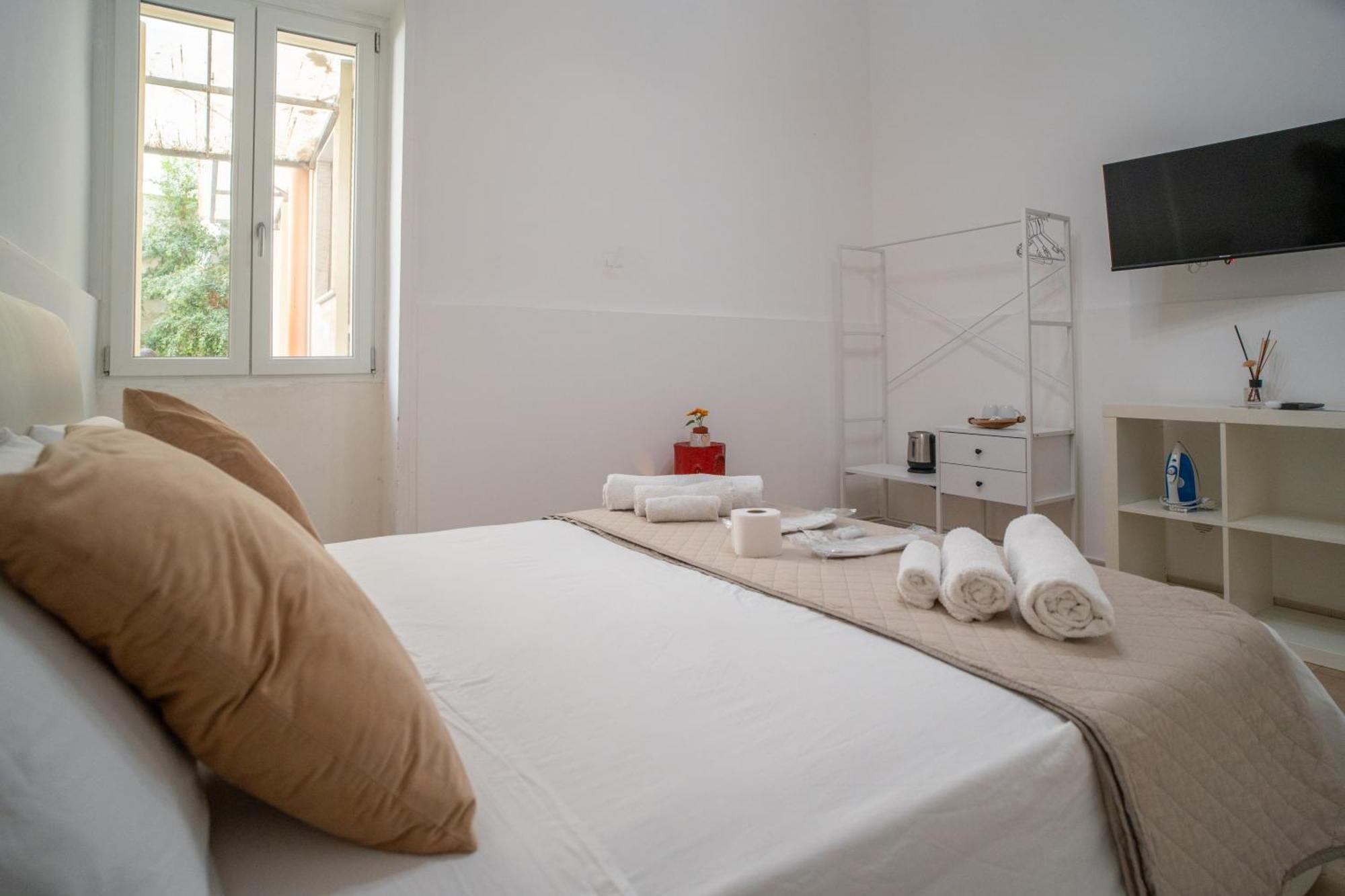 Whitehouse Bed and Breakfast Lecce Exteriör bild