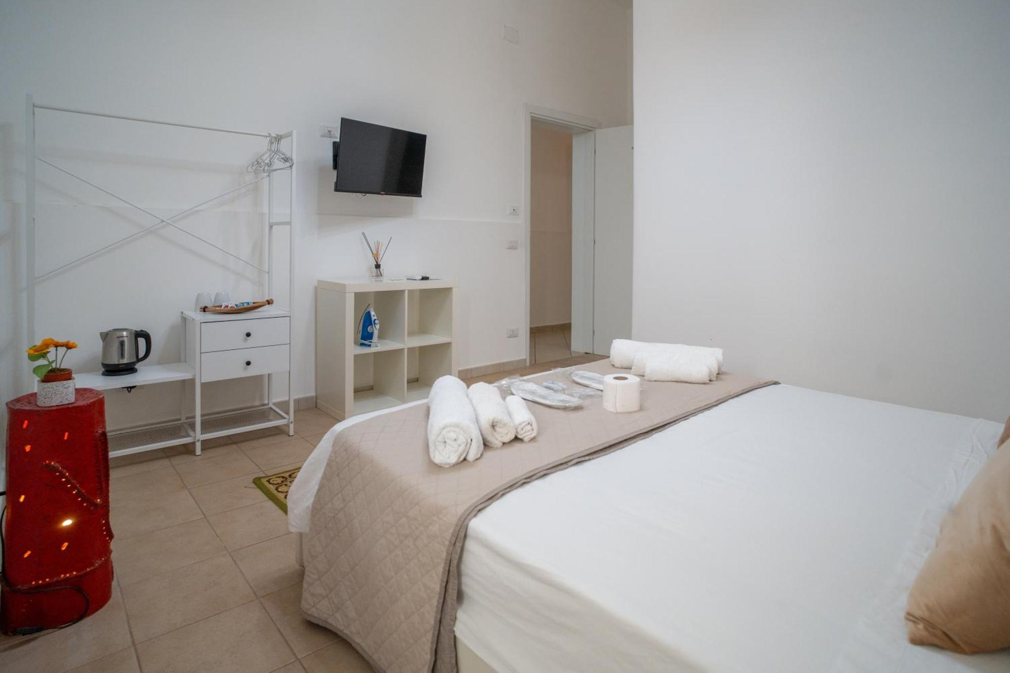 Whitehouse Bed and Breakfast Lecce Exteriör bild