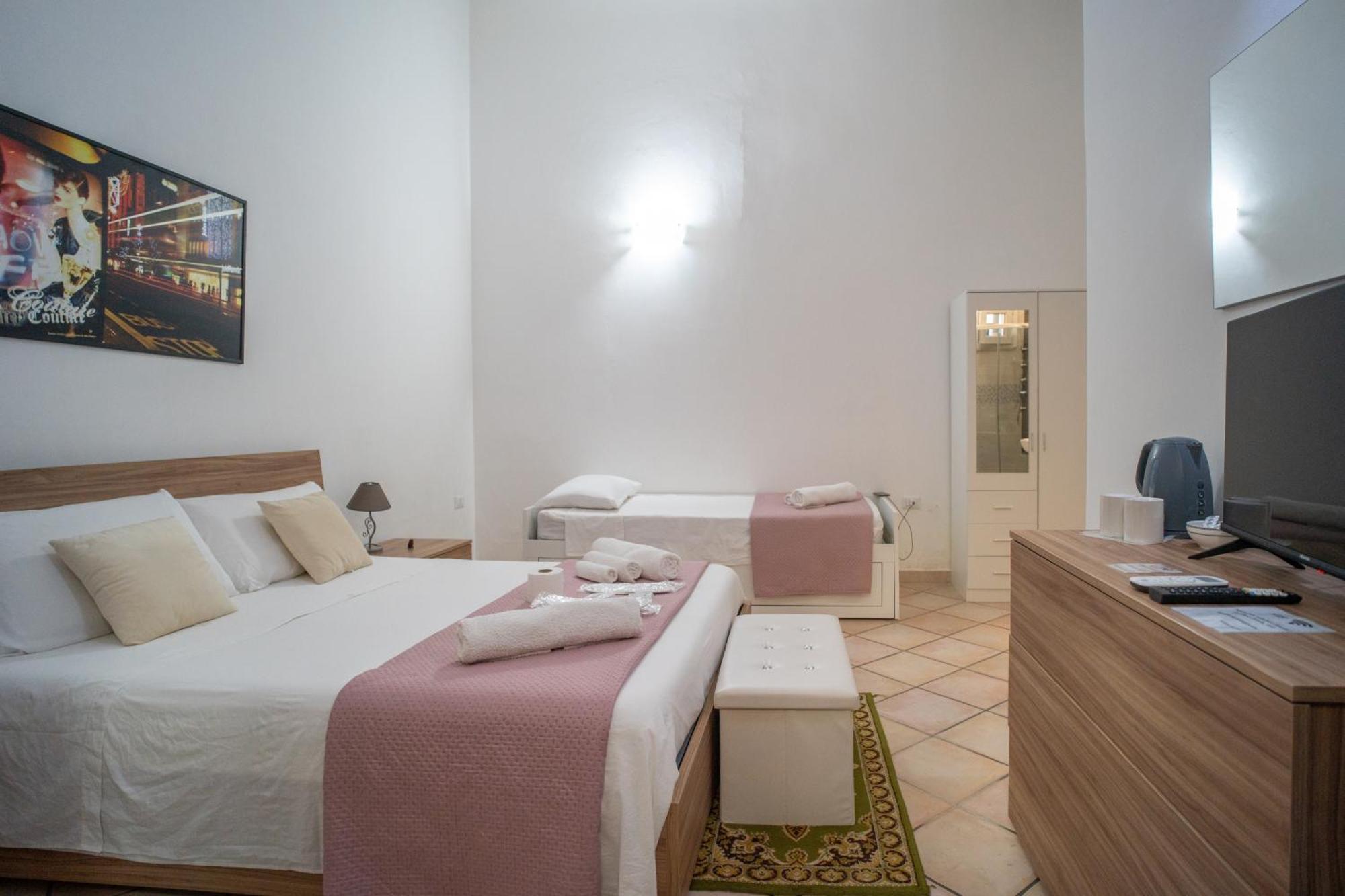 Whitehouse Bed and Breakfast Lecce Exteriör bild