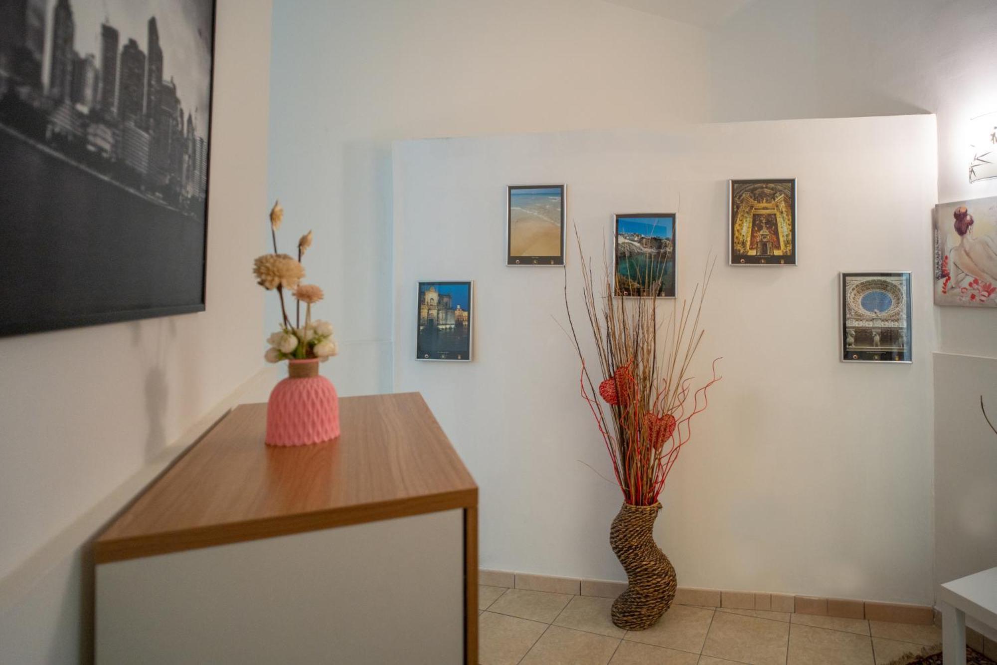 Whitehouse Bed and Breakfast Lecce Exteriör bild